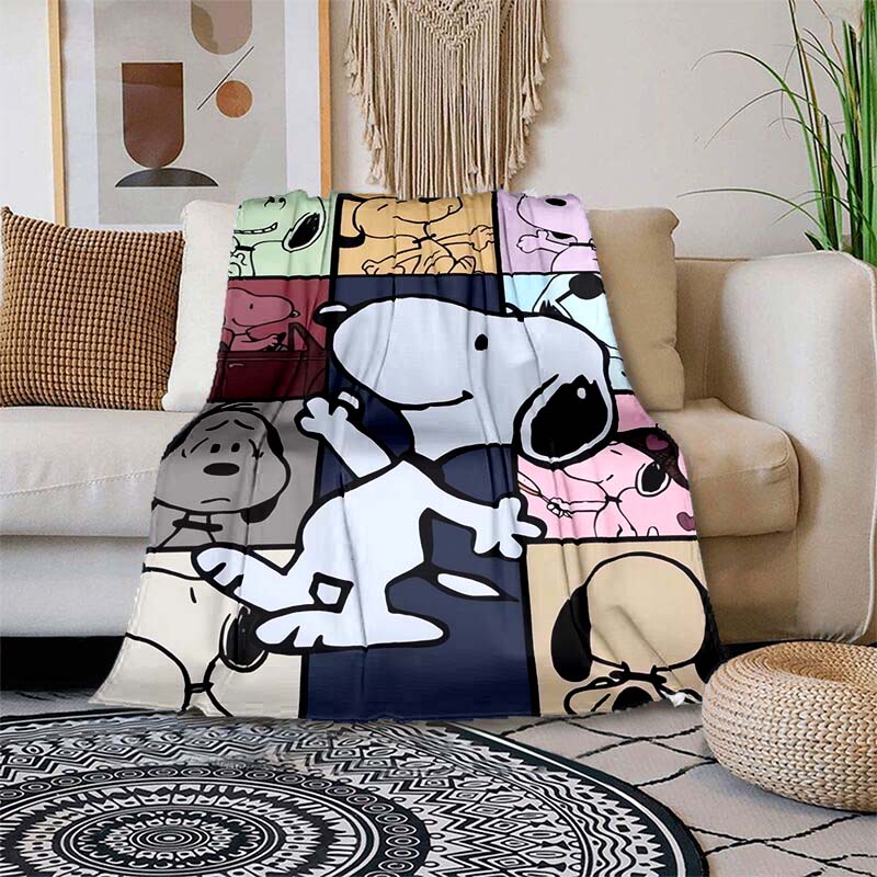 This adorable 3D Snoopy cartoon flannel blanket is comfortable and soft, perfect for use in bedrooms, beds, sofas, picnics, and
