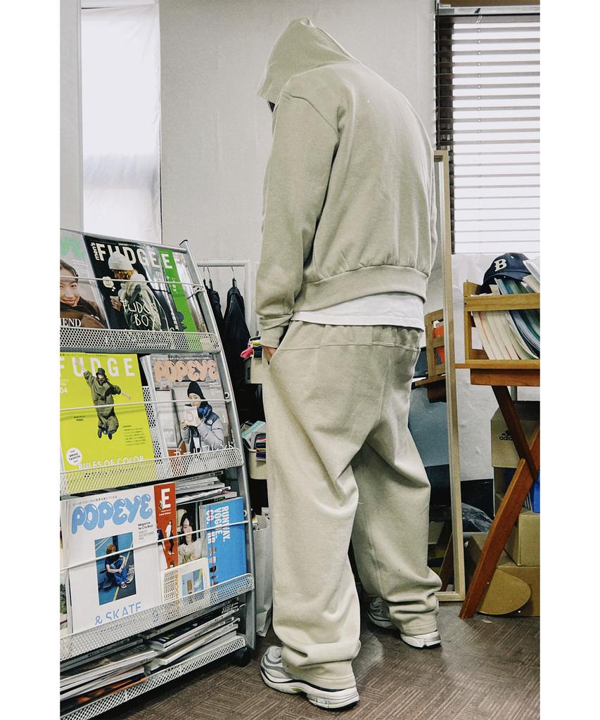 BLUFF Wide Curved Sweatpants [Beige]