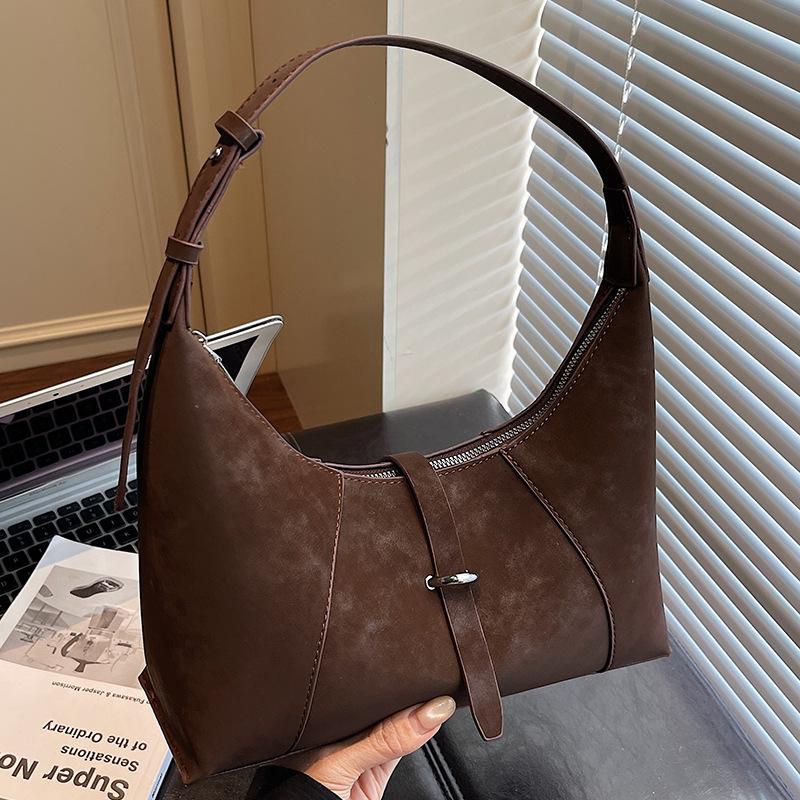 Vintage casual large capacity suede underarm bag autumn new matte commuter fashion shoulder bag crescent bag