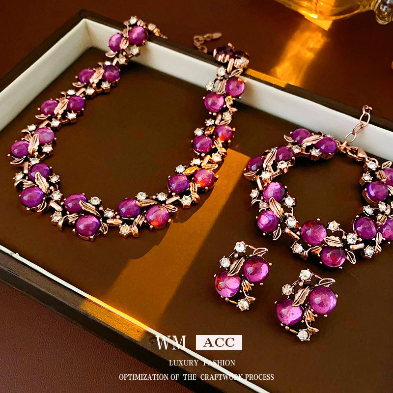 Винтажное ожерелье со стразами, с листьями и цветами из состаренного металла - Ретро стиль