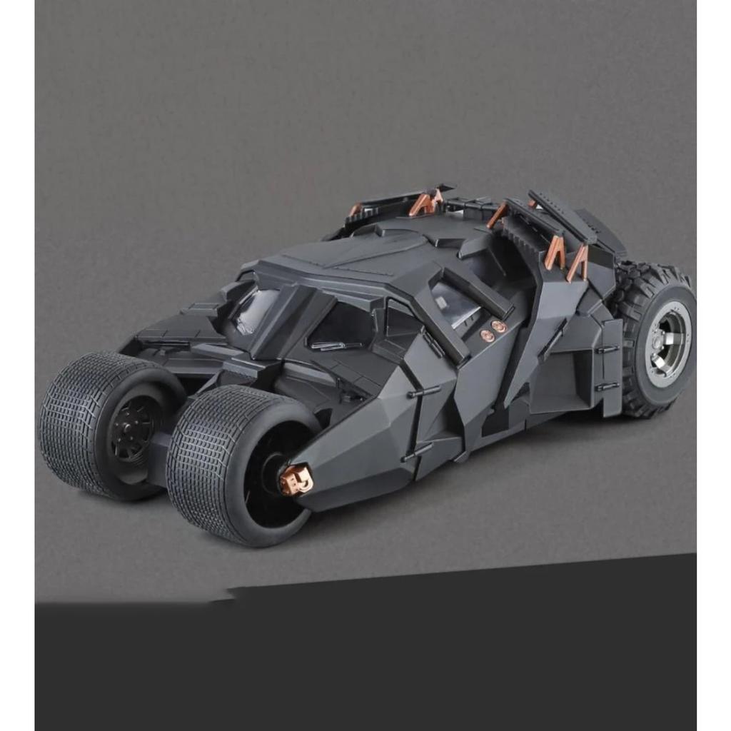 1/18 Scale Batmobile Tumbler Slide Spray Truck Alloy Metal Diecast Car Model Sound & Light Collectibles Hobby Decoration Birthday Gift
