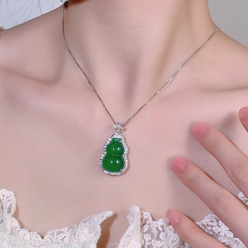 Ожерелье из тыквы-халцедона с драгоценным камнем несет благоприятную изысканную легкую роскошную ретро-элегантную цепочку на ключицу