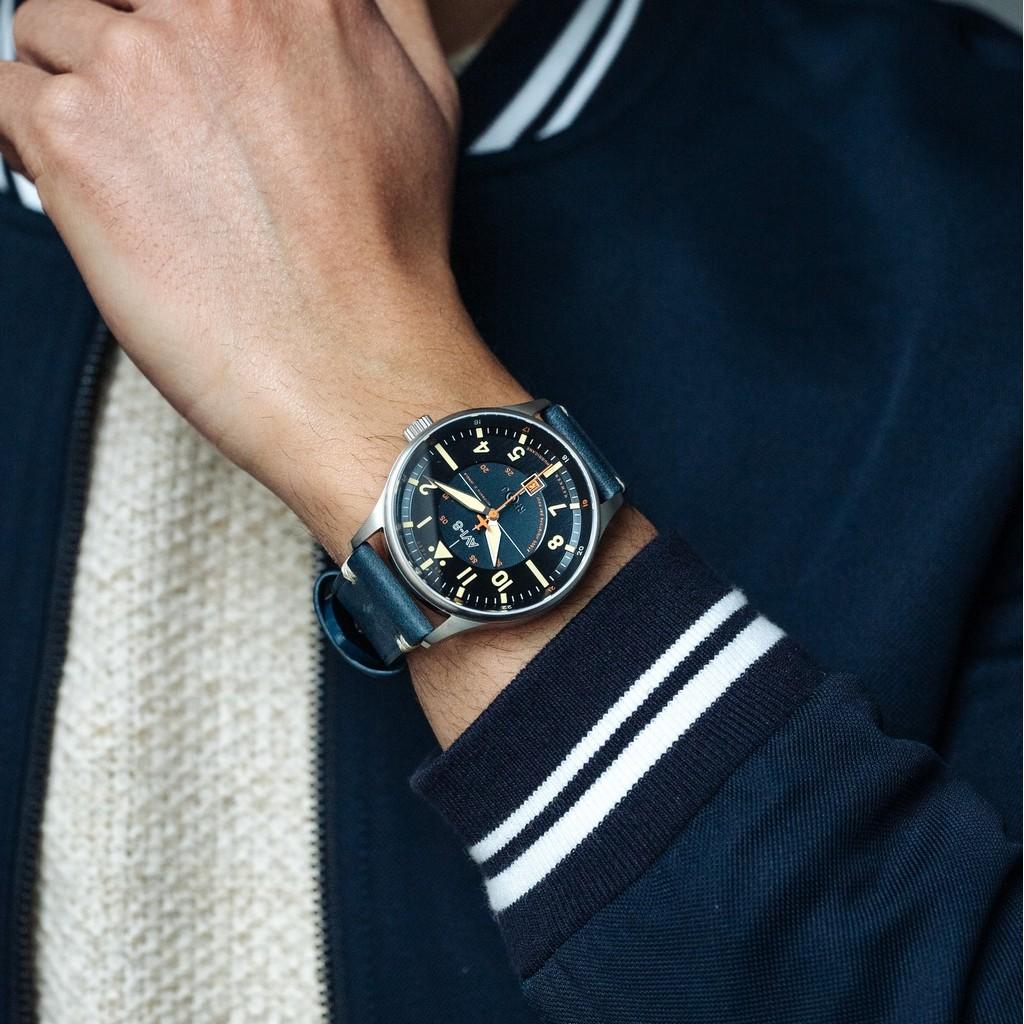 AVI-8 Автоматические мужские часы Hawker Hurricane Kent с кожаным ремешком Sussex с синим циферблатом AV-4094-02