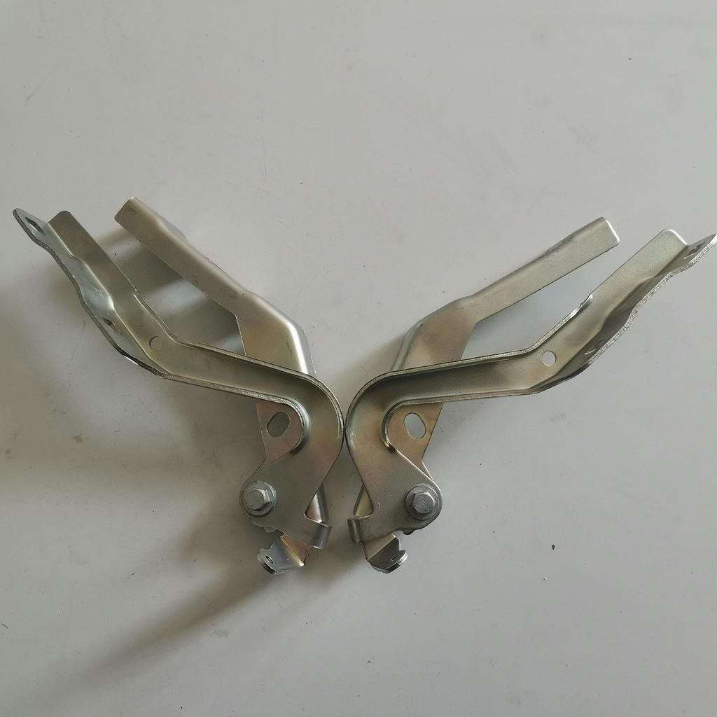 Левая и правая петли капота для Mercedes-Benz GLA X156 (1568800128)