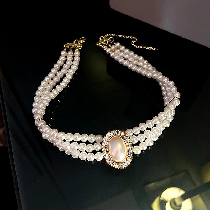 Этническое ретро-ожерелье с бриллиантами на ключице