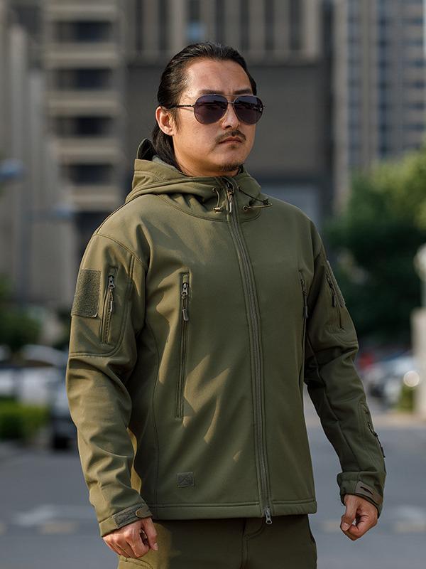Sharkskin Tactical Hooded Camouflage Jacket - Fleece-Lined, Thick Soft Shell for Mountaineering.