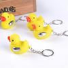 Брелок-утка со светодиодной подсветкой для розыгрышей, забавный гаджет, новинка, электрический брелок, портативная игрушка-шутка, отличный подарок для друзей и коллег
