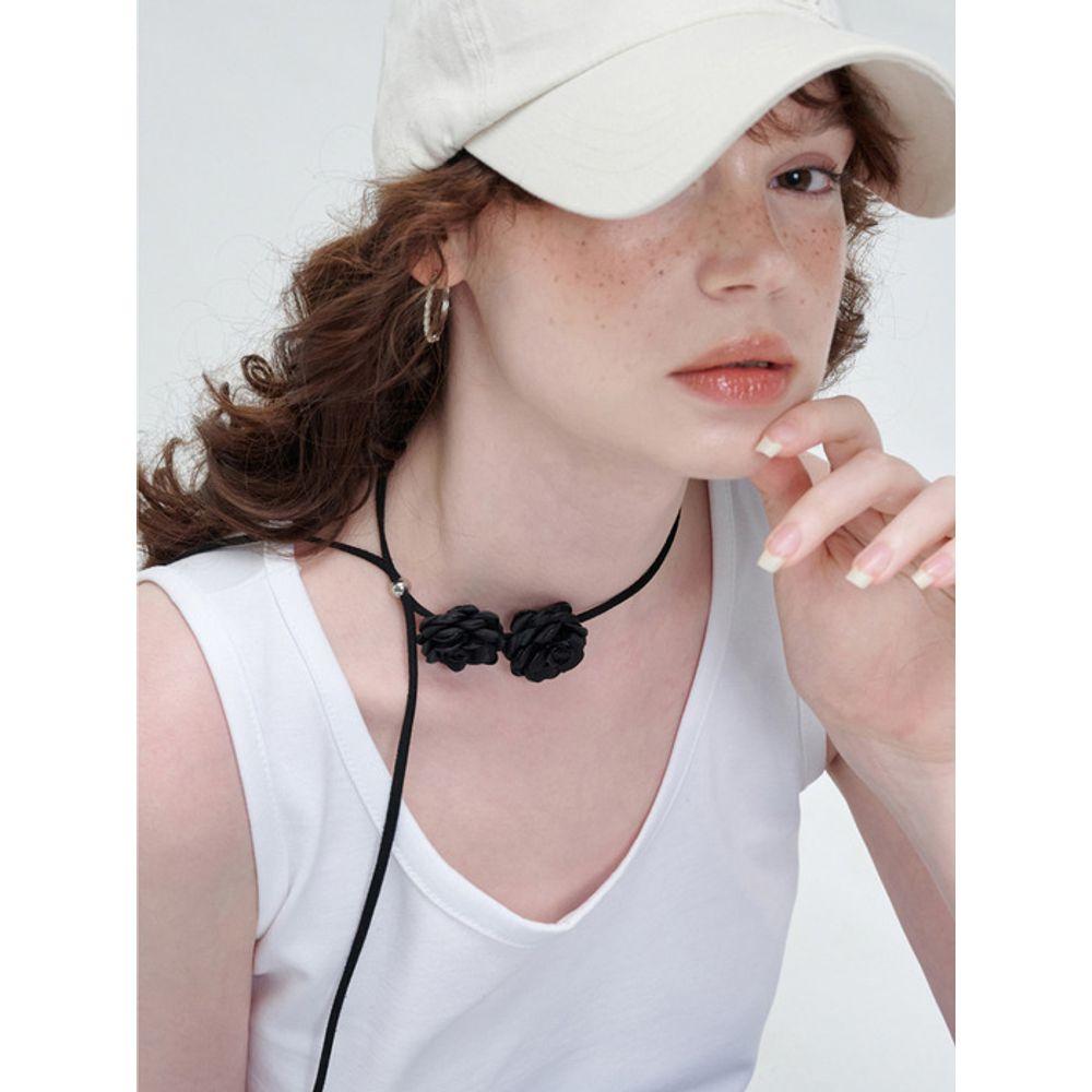 NOISCHE N fleur Necklace _ BLACK