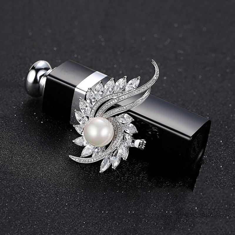 Elegant Floral Brooch, High-end Women's Versatile Pearl Brooch, Personalized Anti-glare Pin