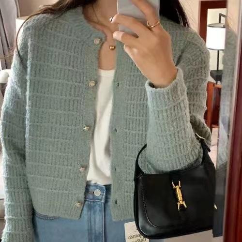 Autumn and winter retro small fragrant wind round neck texture design loose long-sleeved short knitted sweater cardigan