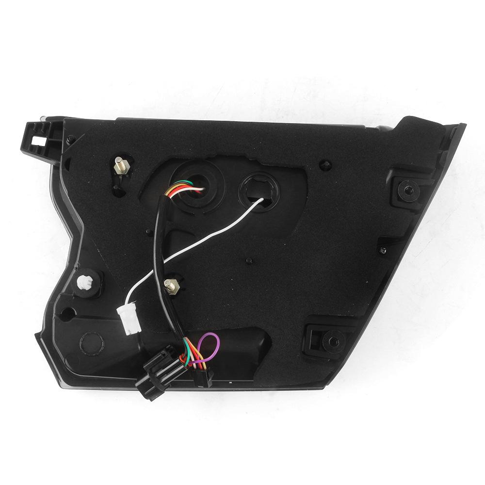 Honda Accord (2018-2022 гг.) Задний фонарь в сборе: Современный стиль с ДХО в виде скачущей лошади и последовательными указателями поворота.