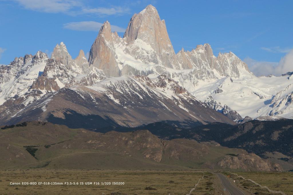 Цифровая зеркальная камера Canon EOS 80D с объективом IS STM EOS80D1855ISSTMLK EF-S18-55mm F3.5-5.6