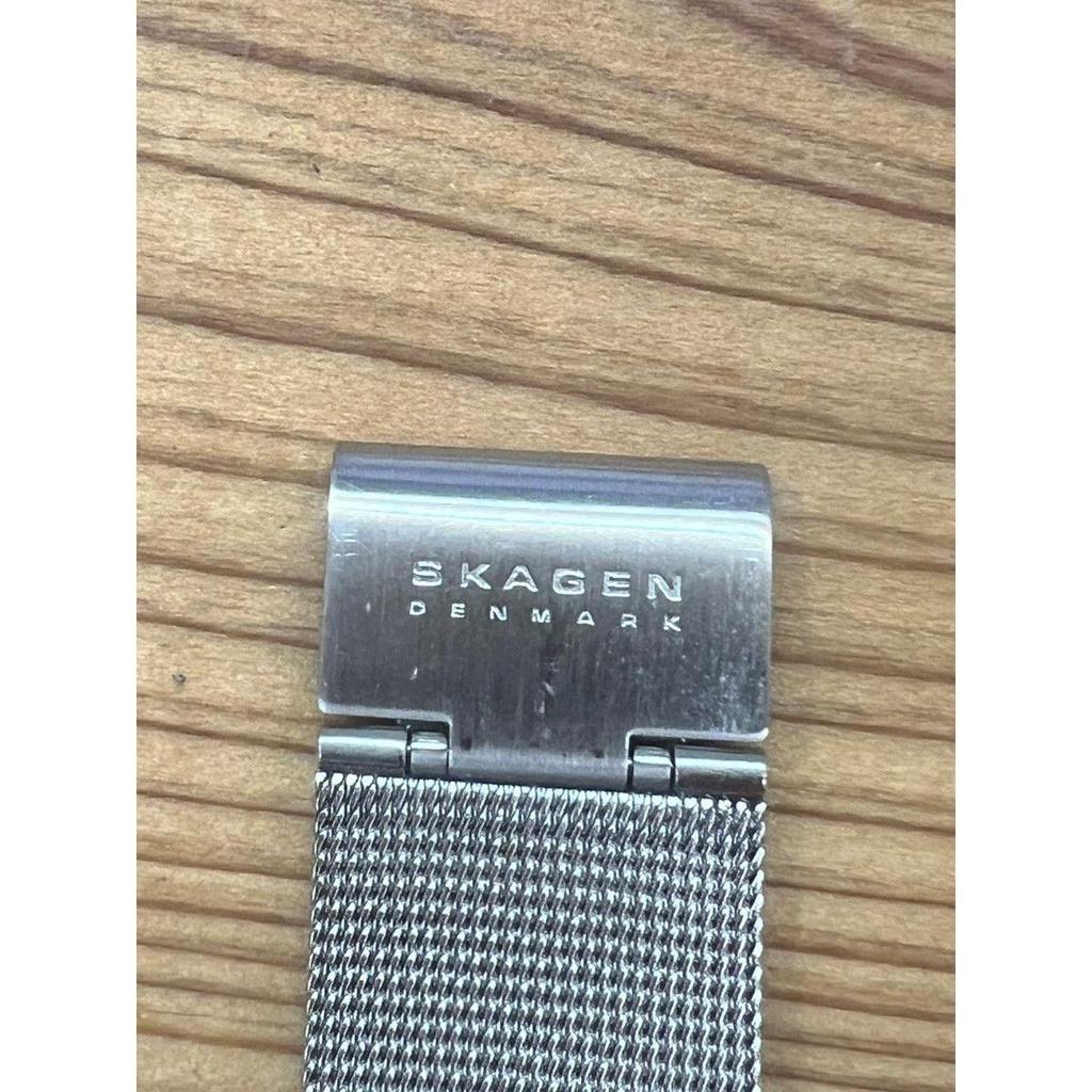 Подержанные часы SKAGEN с индикатором даты серебристый сетчатый ремешок