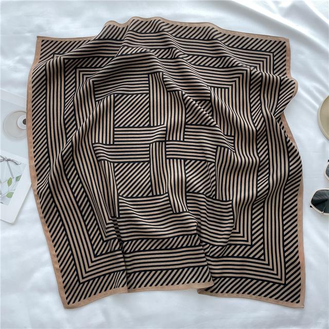 Дизайнерский велюровый квадратный шарф для женщин, шейный платок, галстук, модный маленький клетчатый шарф для волос на запястьях, новый платок, бандана 