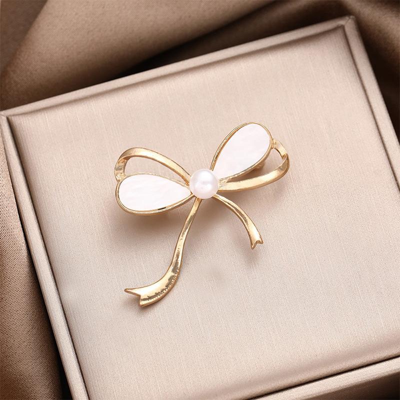 Korean-style Pearl Butterfly Bow Brooch Suit Jacket Pin Anti-Exposure Decoration
