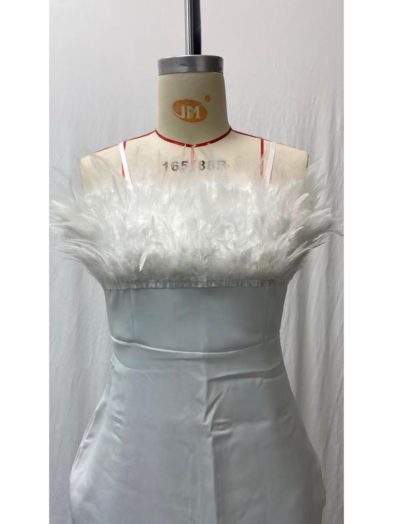 Платье-труба с перьями в европейском и американском стиле 2025 года — шикарный весенний стиль