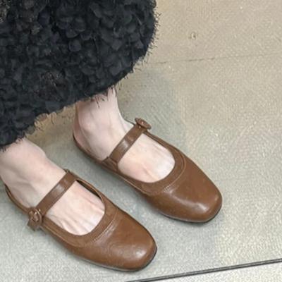 Женская обувь Горячая распродажа Закрытый носок Женские тапочки Модные тапочки на ремешке с пряжкой Повседневные тапочки Женские Новинка Бестселлер Плоские тапочки