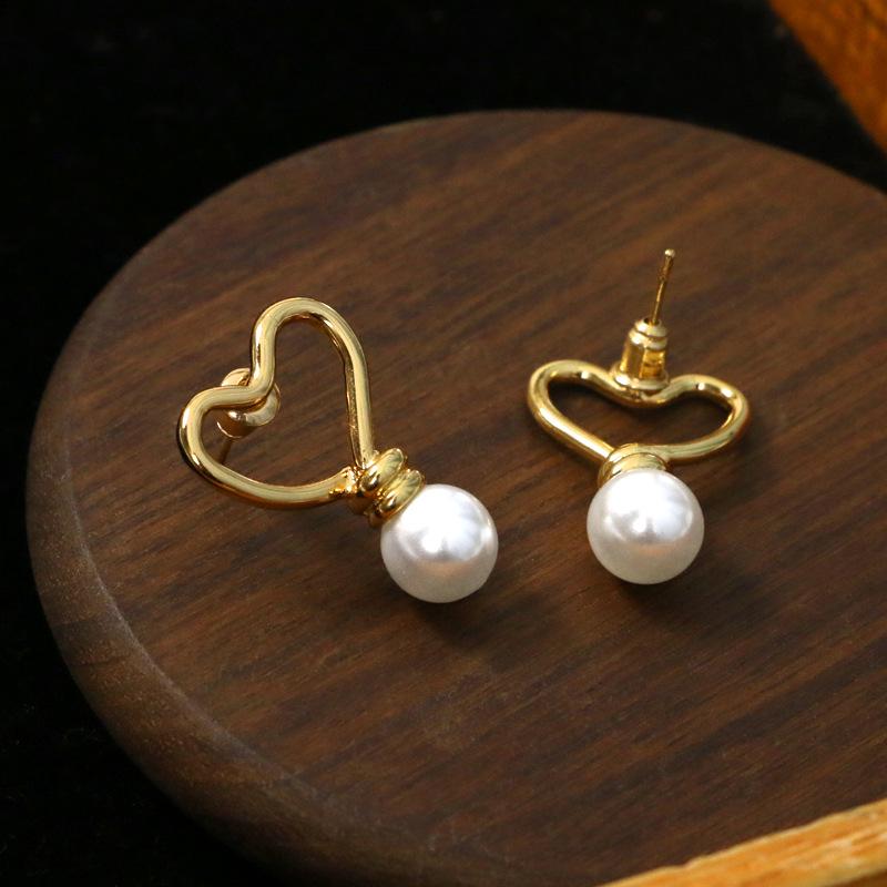 Ethnic Style 18K Gold Plated Copper Earrings with Hollow Design and Freshwater Pearls