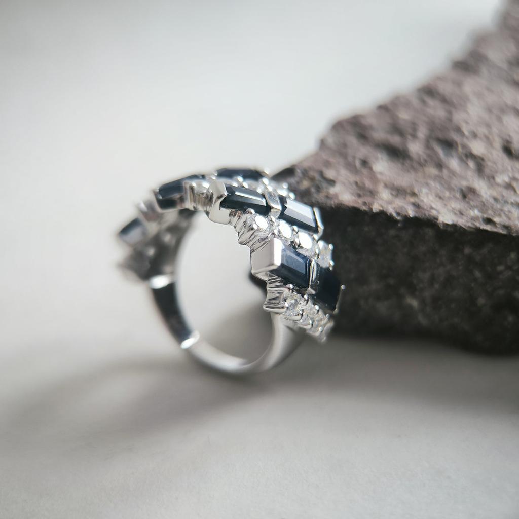Серебряное кольцо с натуральным сапфиром 5.625ct, фианитами, вес изделия 5,4 гр (2202875)