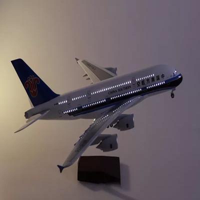46см 1:160 Самолет A380 авиакомпании China Southern в масштабе 380 Смоляной самолет с подсветкой и колесами Коллекционная модель самолета Подарок