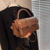 Популярные женские сумки нишевая высококачественная иностранная текстура новая модная сумка-багет через плечо с косым ремешком маленькая квадратная сумка