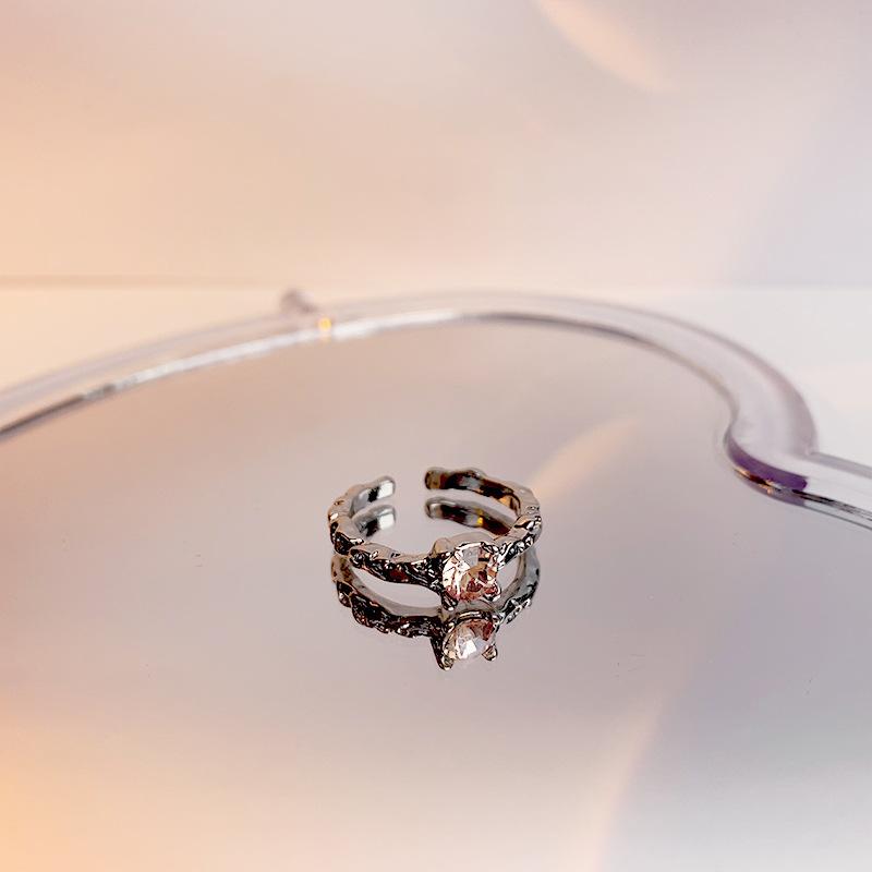 Необычное кольцо с драгоценным камнем, эстетическое женское полое кольцо с красным камнем, женское полое кольцо с жидкостью, винтажные ювелирные аксессуары