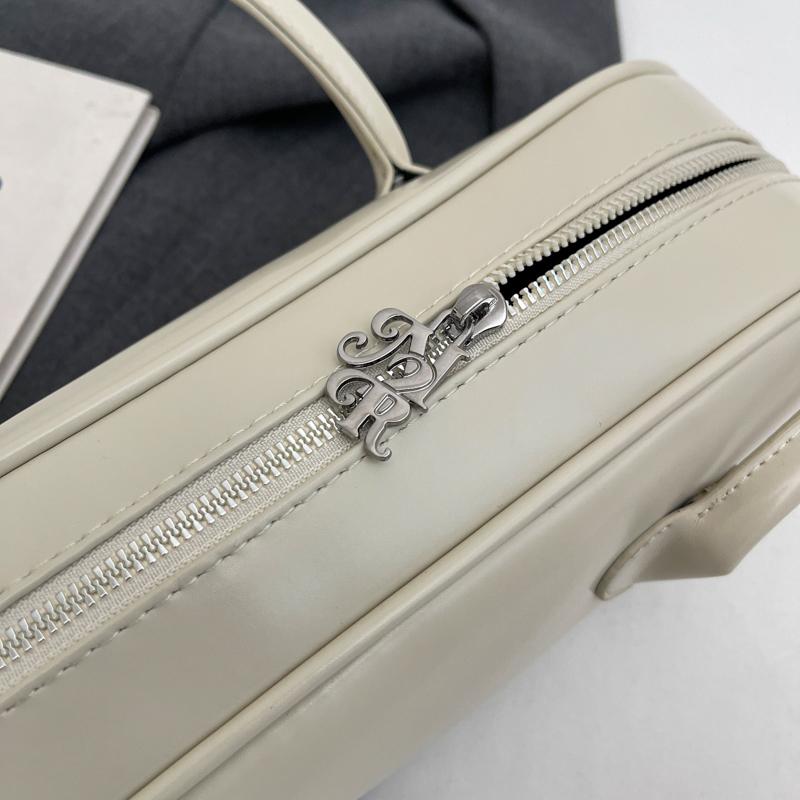 Красные сумки через подмышки для женщин, последние роскошные дизайнерские сумки, однотонные сумки из искусственной кожи во французском стиле для подмышек