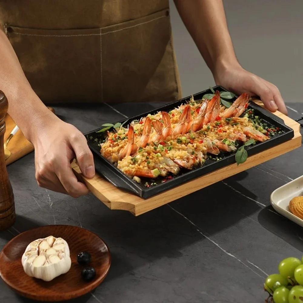 Quality Cast Iron Rectangle Shape Barbecue Plate Steak Sizzling Hot Pan Plate Restaurant Non-stick Grill Plate with Wooden Base