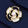 Элегантная брошь «Камелия», высококачественная женская, маленькая, ароматная, стильная, имитация ракушки, брошь с жемчугом, дизайн, чувство, антибликовое покрытие, булавка, аксессуары