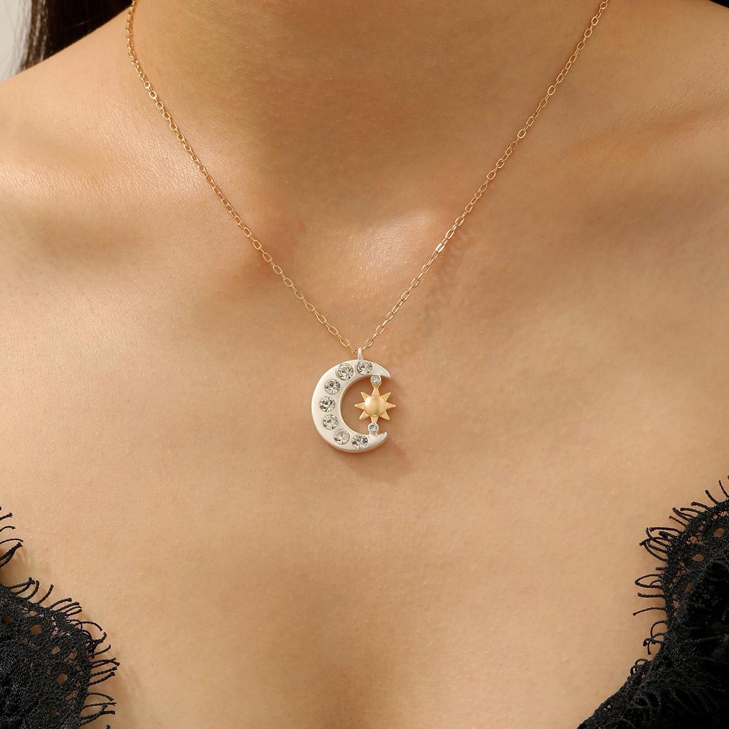 Zircon Moon Sun Pendant Necklace for Women Men Exquisite Collarbone Chain Vintage Simple Hiphop Punk Versatile Jewelry Gift