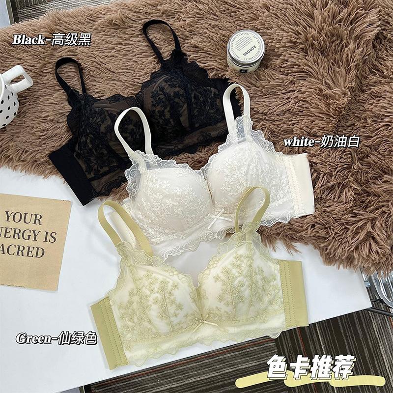 French sexy lace underwear small breasts gather and show large breasts Adjustment bra