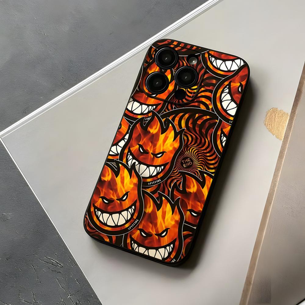 Spit Fires SkateBoards Phone Case For Iphone 15 16 12 Peace 14 Se 2020 2022 Pro Max 11 13 Xr X Xs Plus Funda Shell Cover