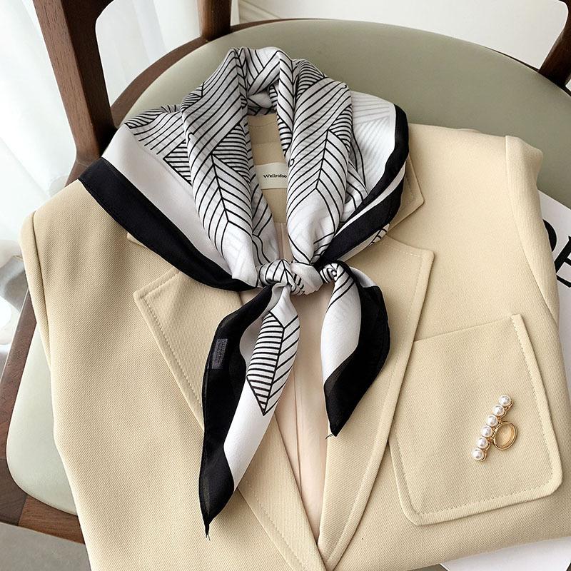 Корейская версия нового весенне-летнего квадратного шарфа из искусственного шелка, декоративный шарф для ключиц для женщин, модный ретро маленький шелковый шарф для завязывания на сумку