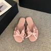 Элегантные классные тапочки в стиле французской феи, новинка 2025 года, мягкая подошва, бант, плоская пляжная обувь с открытым носком, классные