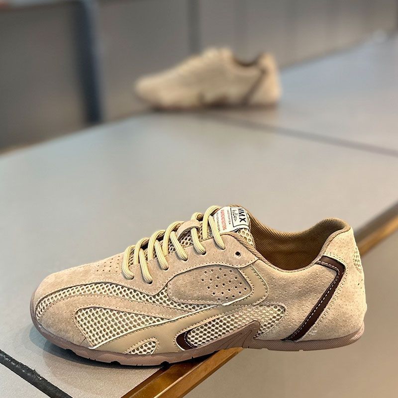 Обувь мужская 2025 года, новые летние сетчатые повседневные туфли, модные дышащие туфли Forrest Gump с мягкой подошвой, универсальные туфли на шнуровке с низким верхом