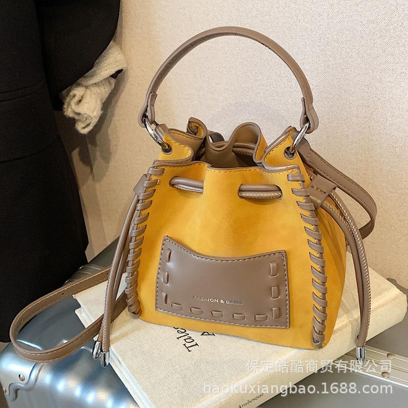 Высококлассная нишевая сумка женская осень-зима 2025 новая ретро-модная сумка-мессенджер плетеная портативная мини-сумка-ведро