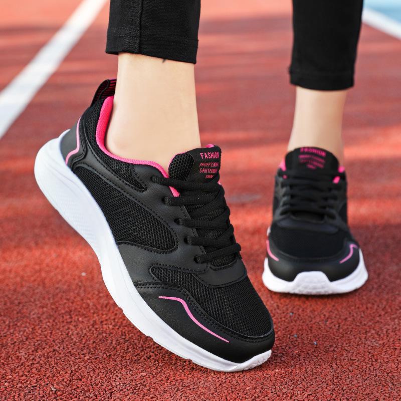 Женская черная сетчатая дышащая спортивная обувь Jinjiang - легкая весенне-летняя обувь для бега и повседневных путешествий для студентов