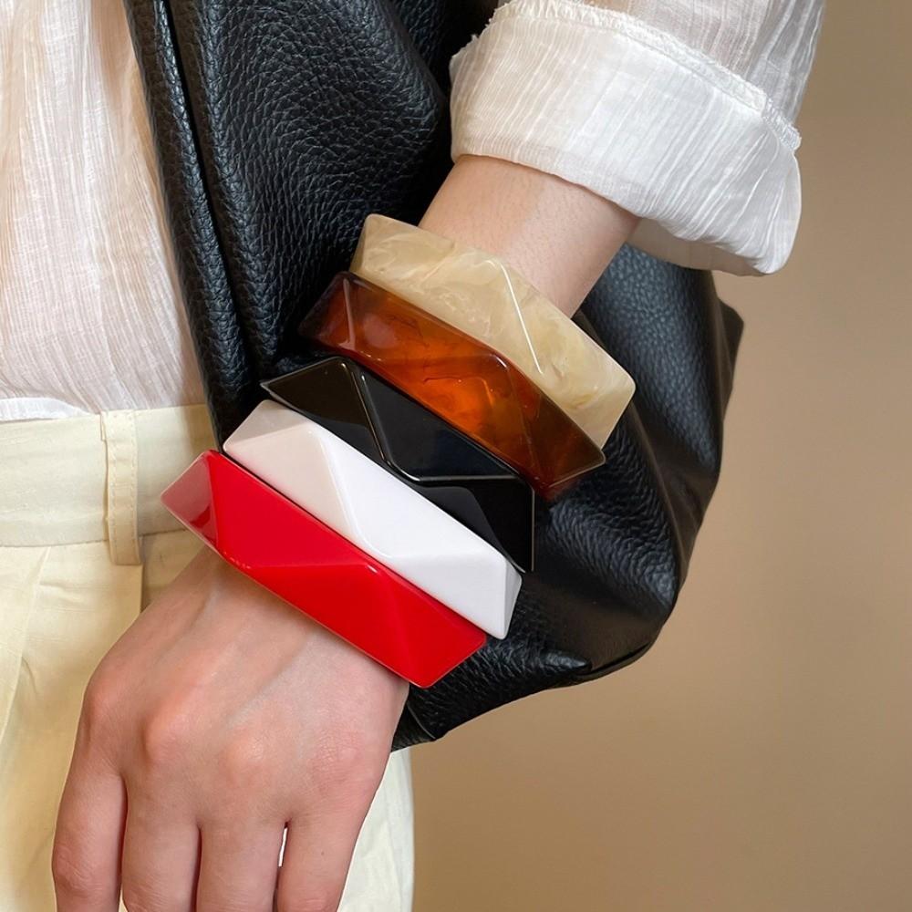 Europe American Style Irregular Wide Bracelet Smudging Retro Hand Ring Vintage Resin Bangle Women