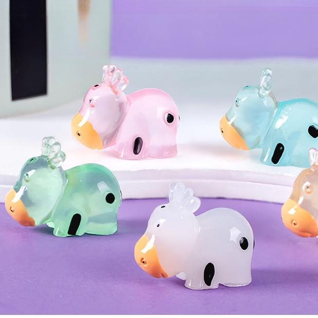 10Pcs/lot Cute Luminous Cow Animal Miniatures Mini Figurine Glow In the Dark Fairy Garden Decoration Moss Terrarium Micro Landscape*--*