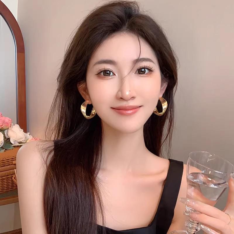 Элегантные серьги-кисточки с цирконами, жемчугом и цветочными пуссетами - Универсальные и стильные украшения для ушей для женщин