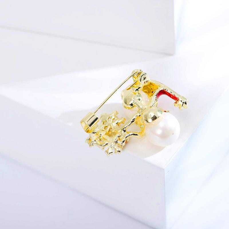 1PC Cute Snowflake Brooch Alloy Rhinestone Snowman Christmas Creative Shining Fashion Charming