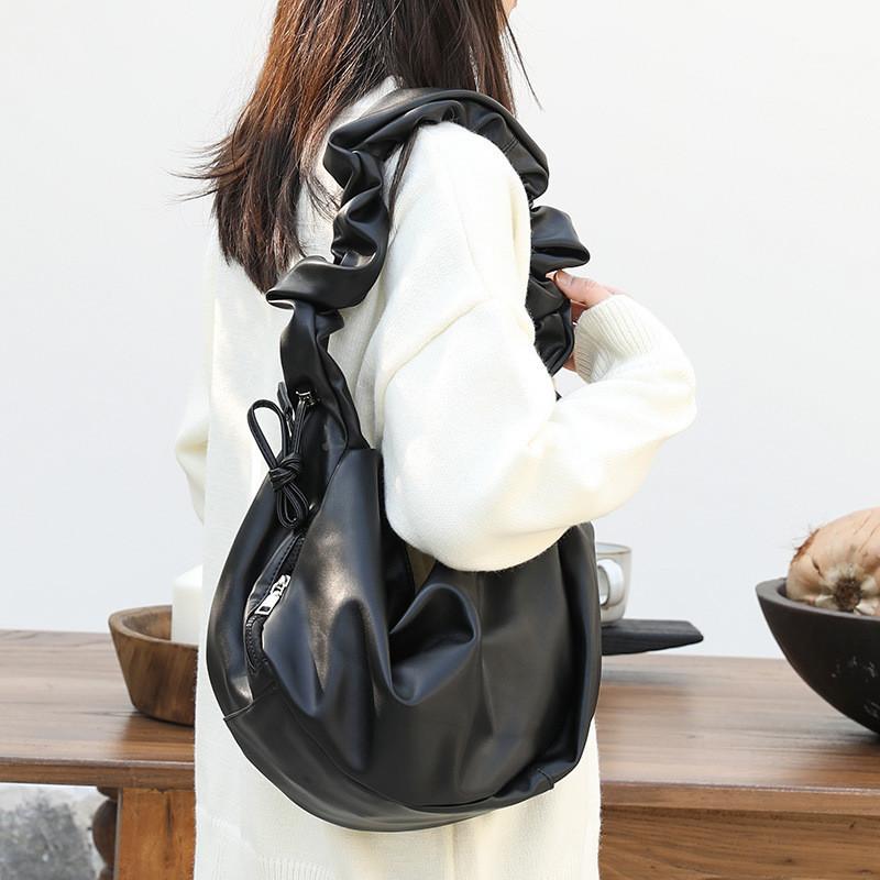 IELGY Korean Version of Casual Soft Leather Dumpling Bag, Fashionable Pleated Shoulder Armpit Bag, Retro Drawstring Messenger Women's Bag