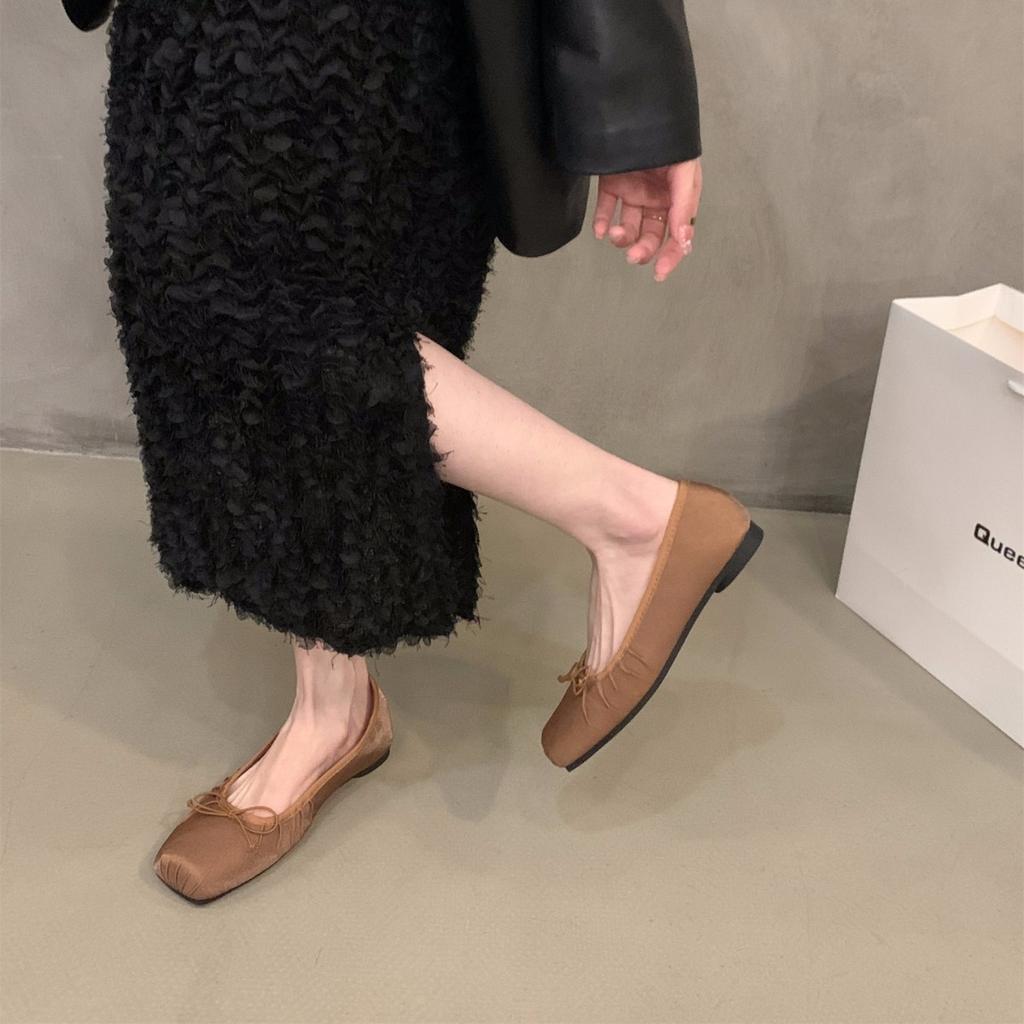 Маленькие красные туфли на плоской подошве женская обувь весна и осень 2025 новая весенняя французский атлас балетные нежные вечерние туфли