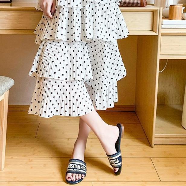 Летние тапочки для женщин, 2025 Новые модные тапочки с вышивкой букв на низком каблуке с одной перемычкой для отдыха