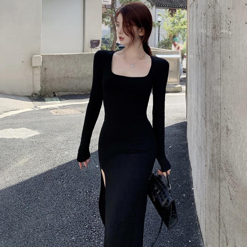 Женское платье облегающее бедра, нижнее, с разрезами, приталенное, средней длины