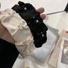 Приподнятая жемчужная плиссированная атласная широкая повязка на голову для универсальной моды и выходов в свет