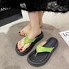 Модные шлепанцы на толстой подошве женские 2025 лето новые для улицы уличные нескользящие приморские пляжные сандалии шлепки с перемычкой