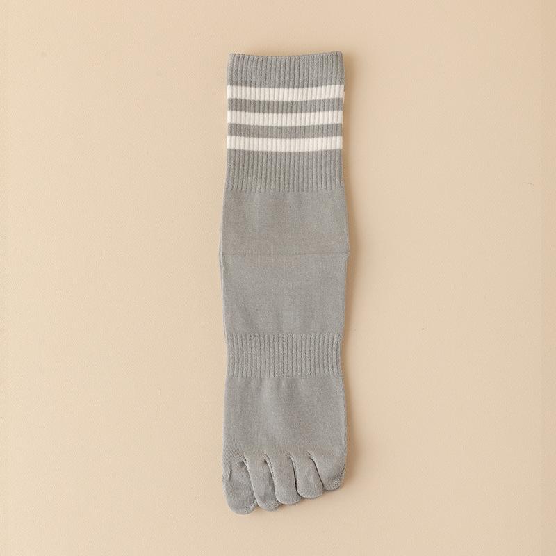 1 Pairs Women Five Finger Socks Cotton Black White Striped Middle Tube Toe-Split Socks Girls' Outdoor Socks Four Seasons