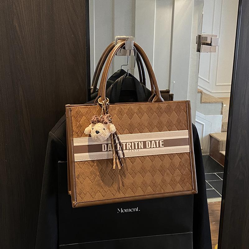 Сумка премиум-класса в стиле ретро большой вместимости женская 2025 новая универсальная сумка-мессенджер для通勤 модная сумка-тоут