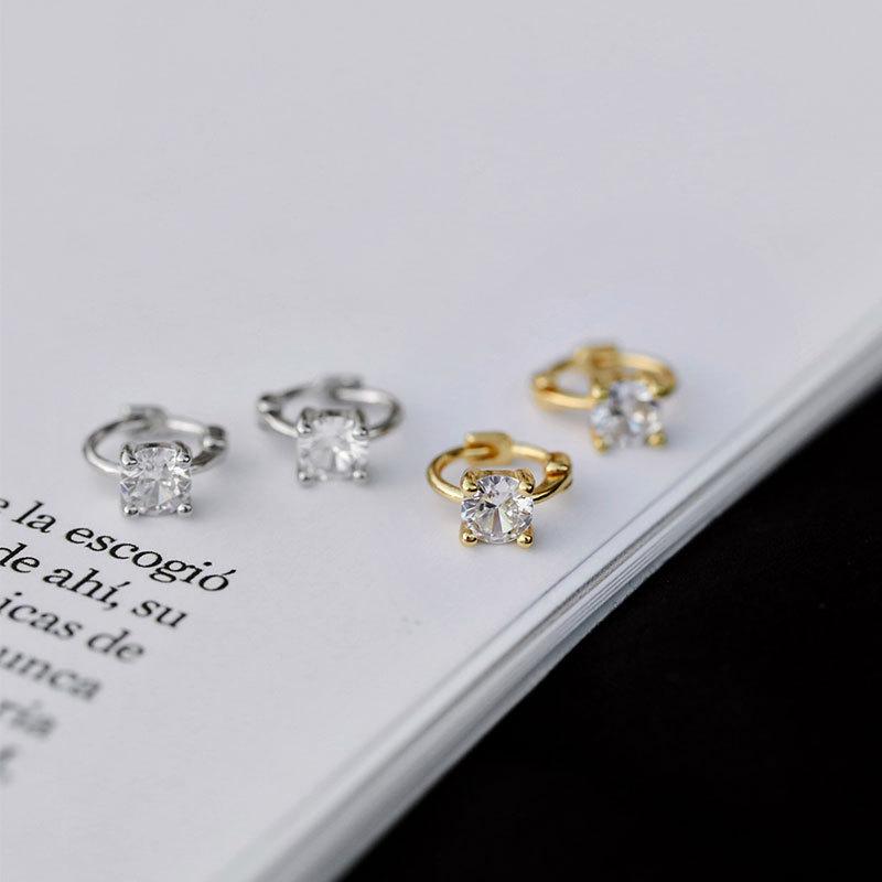 Маленькие свежие серьги-пуговицы для женщин, маленькие мини-серьги, простой дизайн, модные новогодние украшения, модные женские украшения